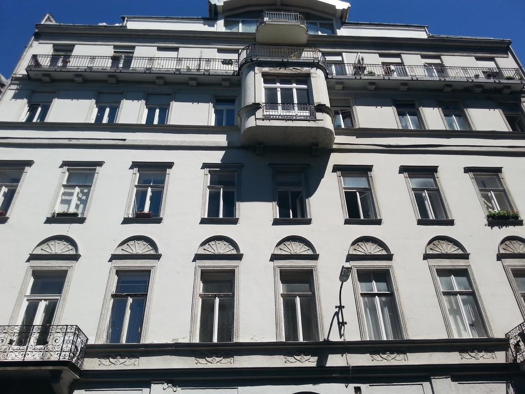 Bmg Basilica Apartman *